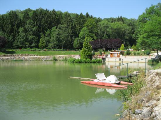 Pédalo sur l'étang